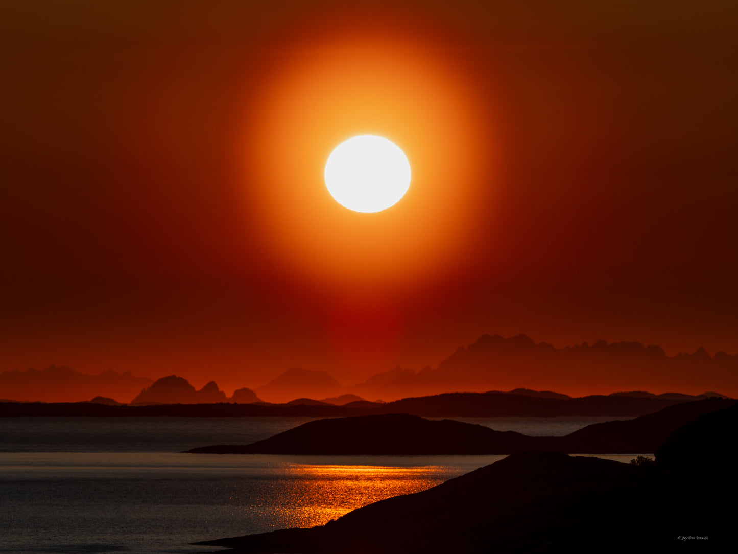 Mjelle midnight sun