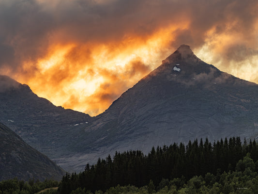 Valnesfjord sunset